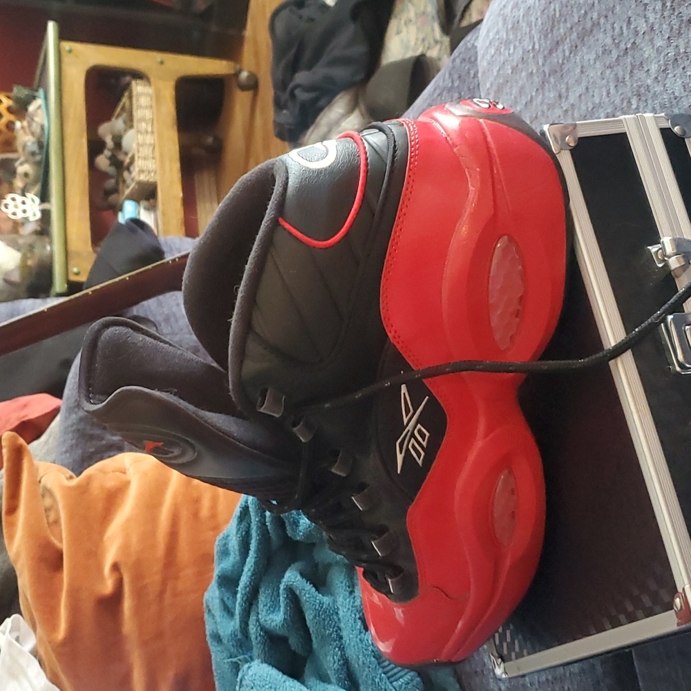 The Answer 3s 76ers Bred Edition